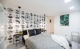 Renovated Design Apartment Close To The Danube